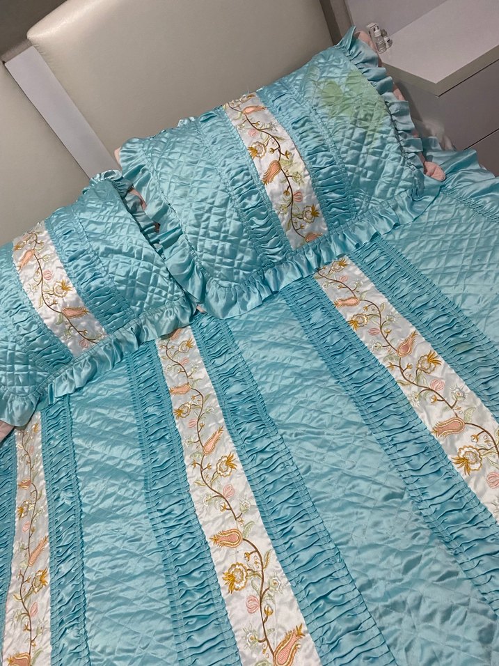 Nakışlı Mavi Yatak Örtüsü Seti - Görsel 2