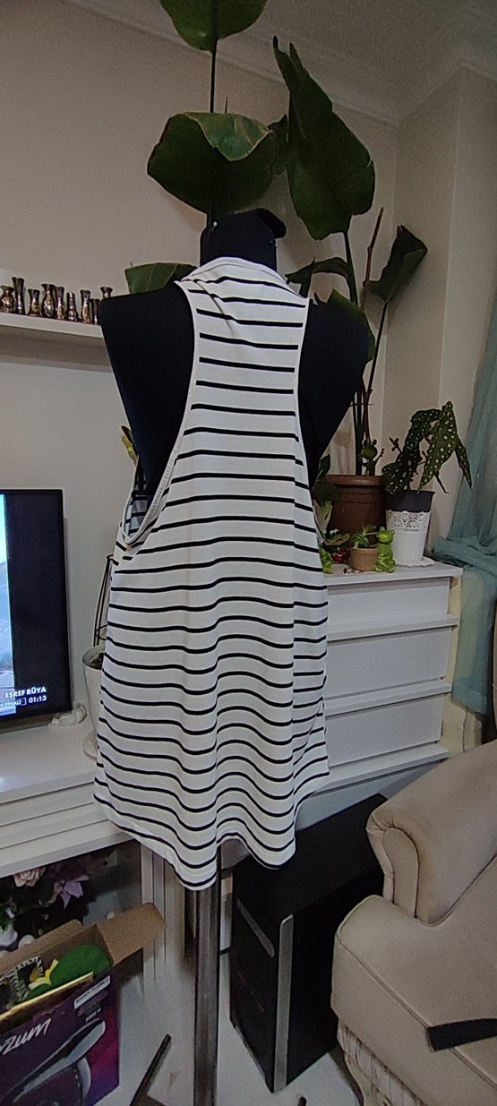 Beyaz Çizgili Baskılı plaj elbisesi - Görsel 3