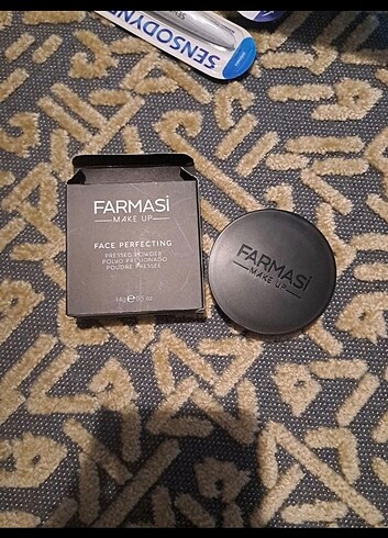 Farmasi profesyonel pudra