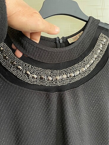 Yaka tül ve taş detaylı Gece Elbisesi - Görsel 3