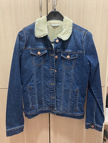 kot mont