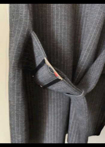 zara gri çizgili kemer detay mini elbise - Görsel 7