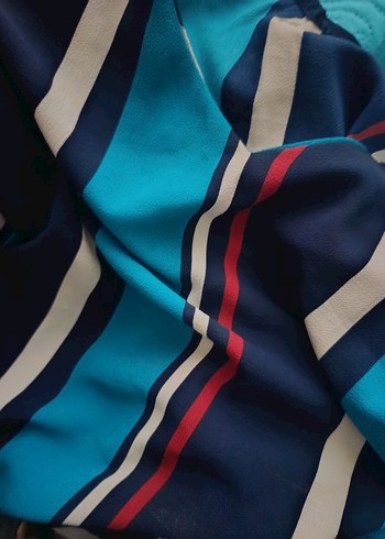 V Yaka Çizgili Mavi Kadın Atlet - Görsel 8