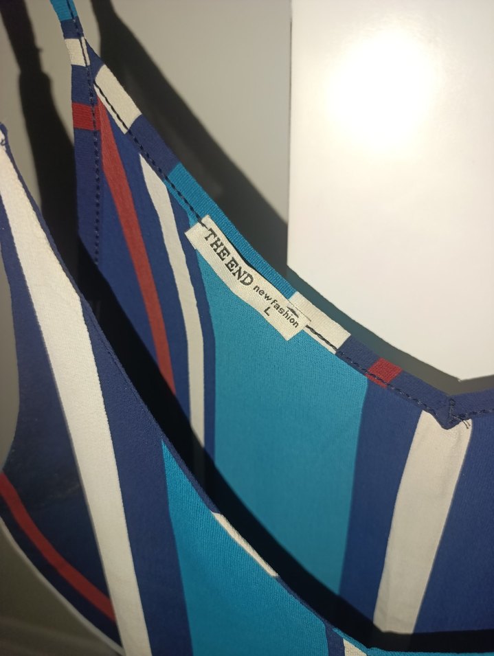 V Yaka Çizgili Mavi Kadın Atlet - Görsel 4