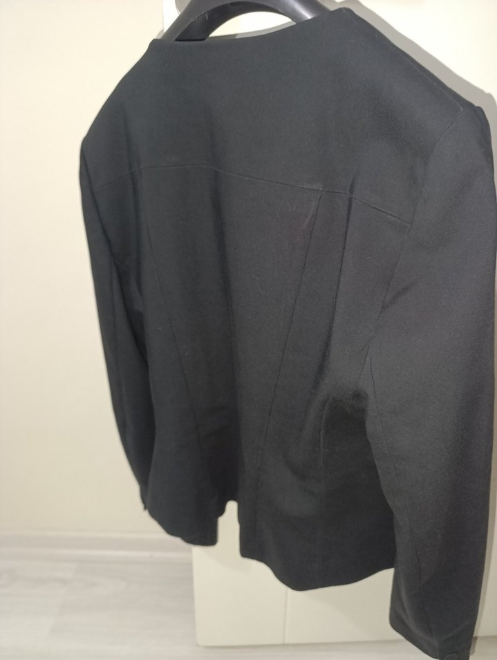 mango siyah dugmesiz ceket - Görsel 4