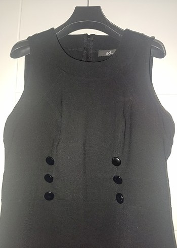 adl Düğmeli Siyah Midi Ofis Elbisesi - Görsel 4