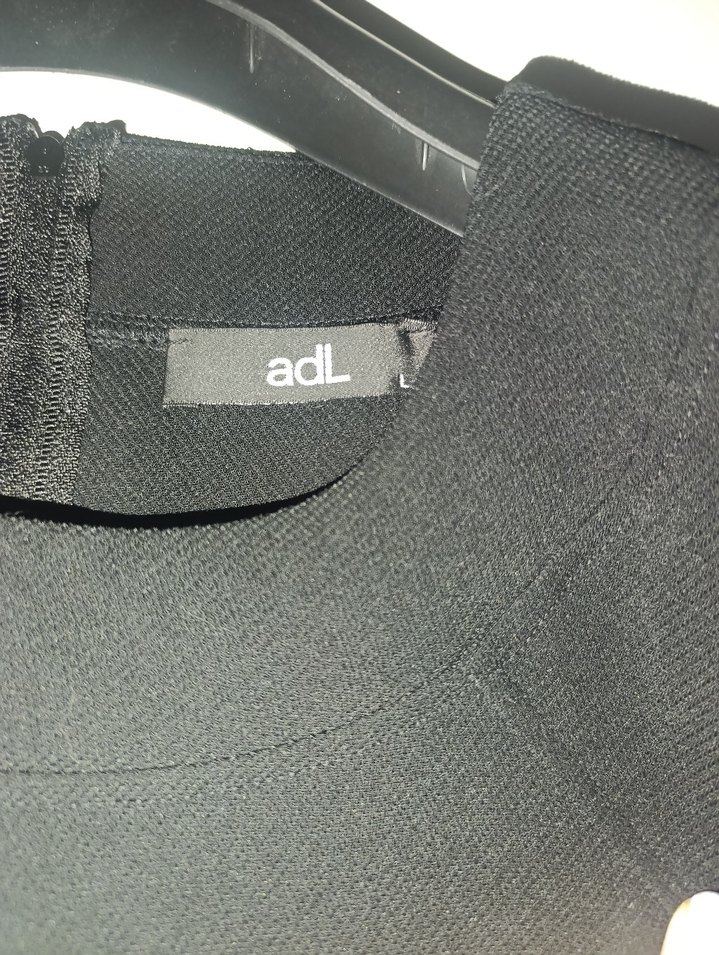 adl Düğmeli Siyah Midi Ofis Elbisesi - Görsel 3