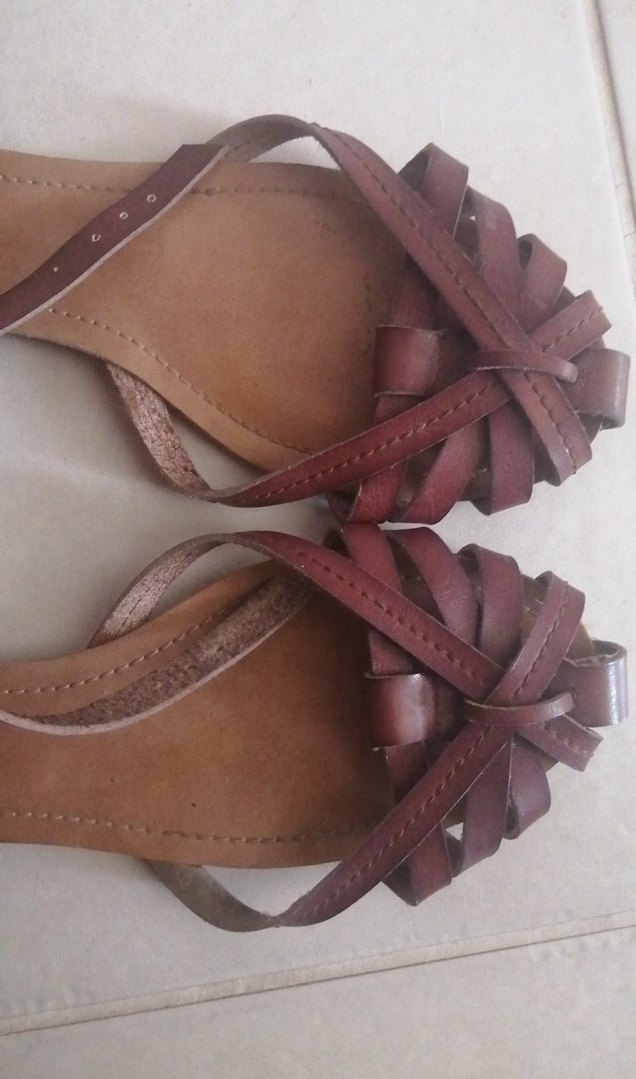 Tokalı Kahverengi Deri Kadın Dolgu Topuk Sandalet - Görsel 2