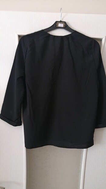 Siyah V yaka  Gömlek  - Görsel 3