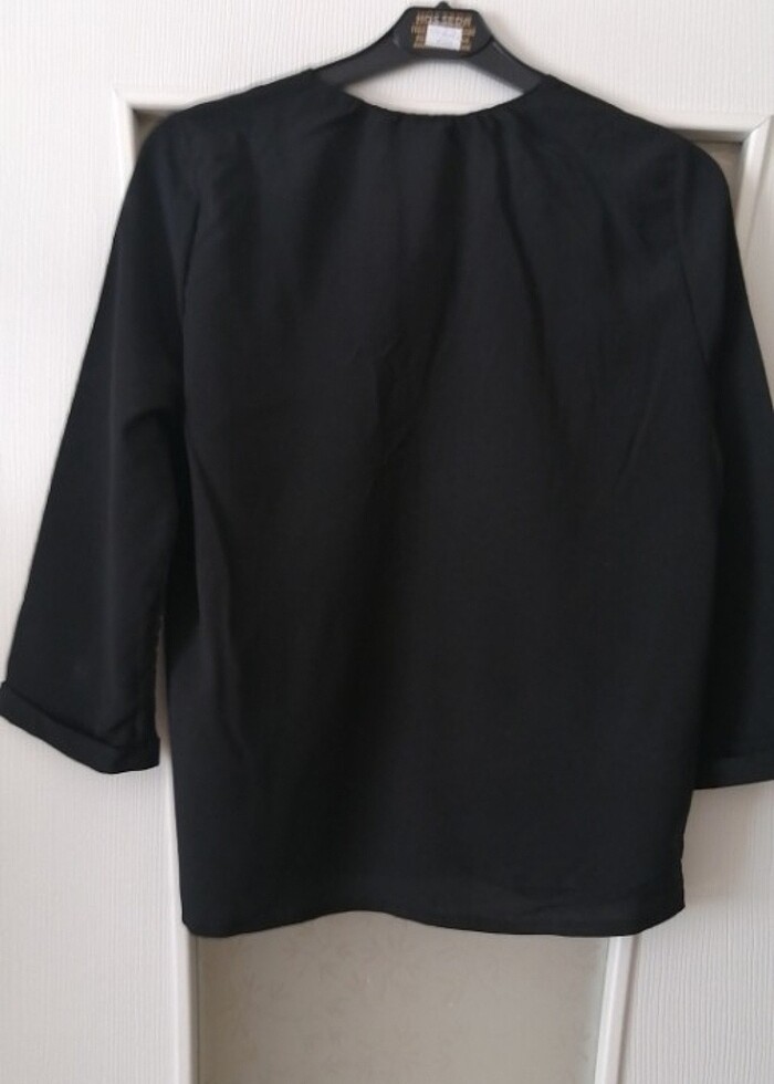 Siyah V yaka  Gömlek  - Görsel 3