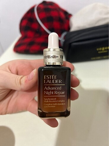 Estee lauder ünlü gece serumu.