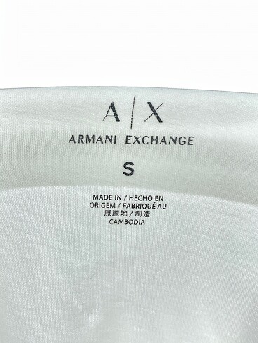 xs Beden beyaz Renk Armani T-shirt %70 İndirimli.