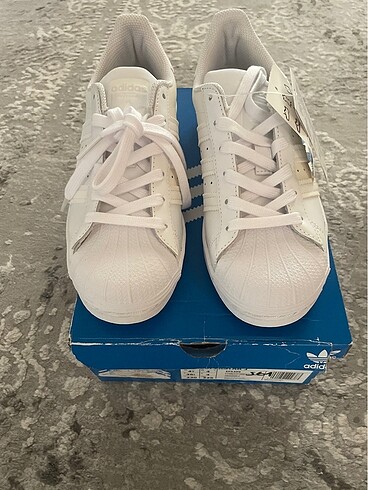 Adidas Superstar