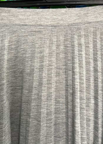 Gri Renkli Uzun Pilili Kadın Etek - Görsel 2