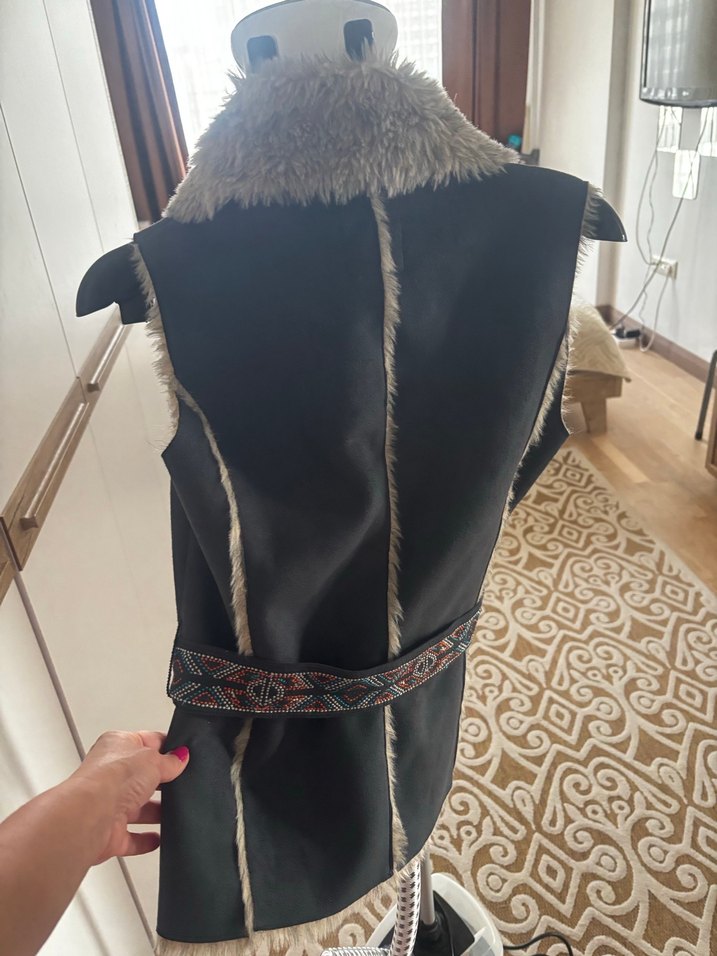 Gri Kürklü Kadın Yelek - Görsel 4