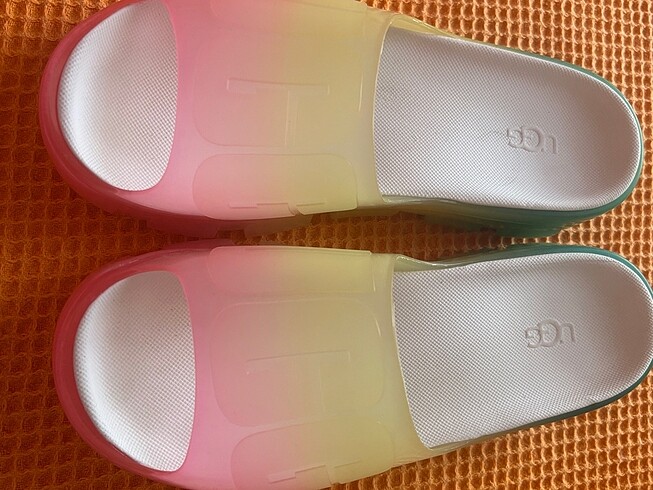 Ugg Ugg orjinal hiç kullanılmamış terlik