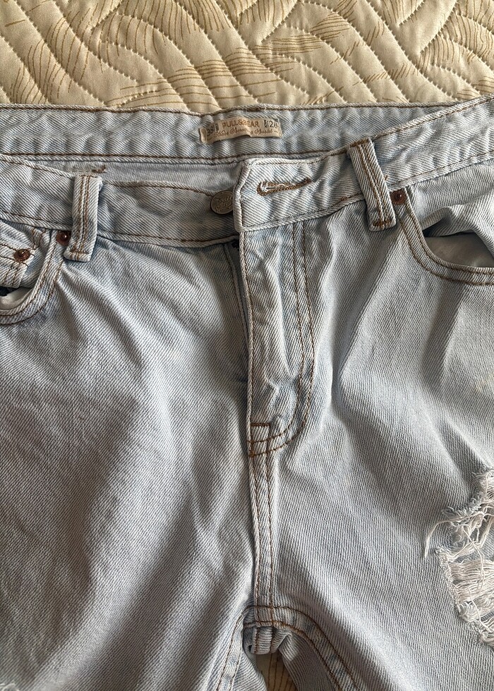 Yırtık kot pantalon - Görsel 3