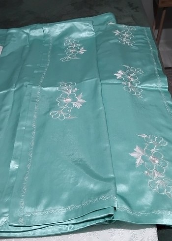 Ceyizden uc parça saten dantelli nakışlı pike takimi. - Görsel 7