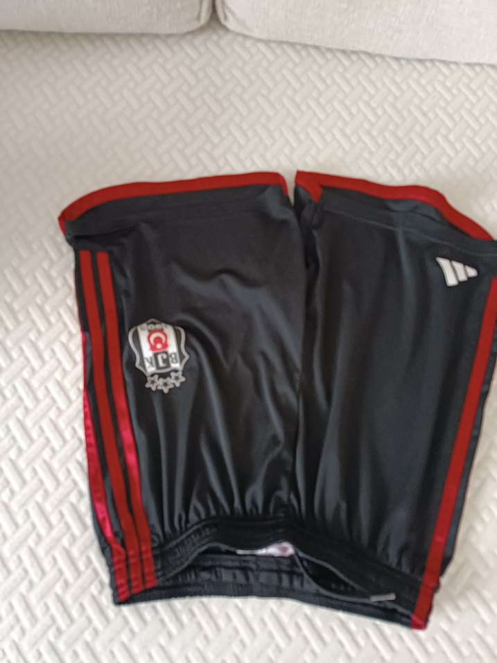 Adidas Beşiktaş Erkek Çocuk futbolcu Şortu - Görsel 3