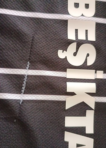 Beşiktaş Siyah Çizgili Erkek Tişört - Görsel 3