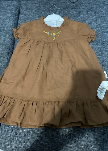 Kız Çocuk Kahverengi Fırfırlı Nakışlı Elbise - Görsel 2