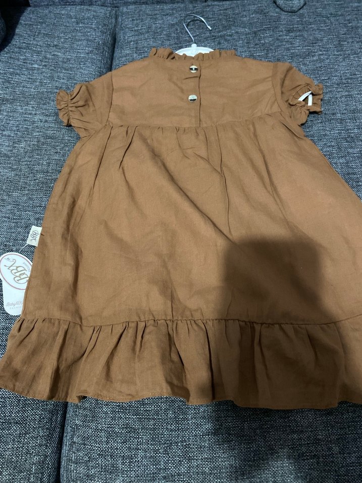 Kız Çocuk Kahverengi Fırfırlı Nakışlı Elbise - Görsel 4