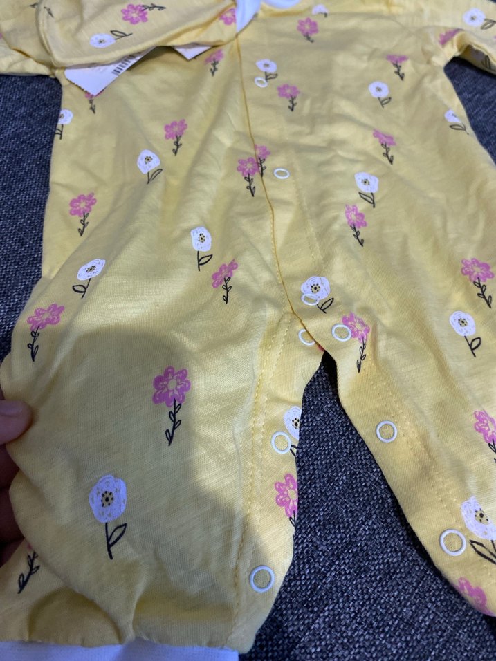 Sarı Çiçekli Bebek Tulumu - Görsel 3