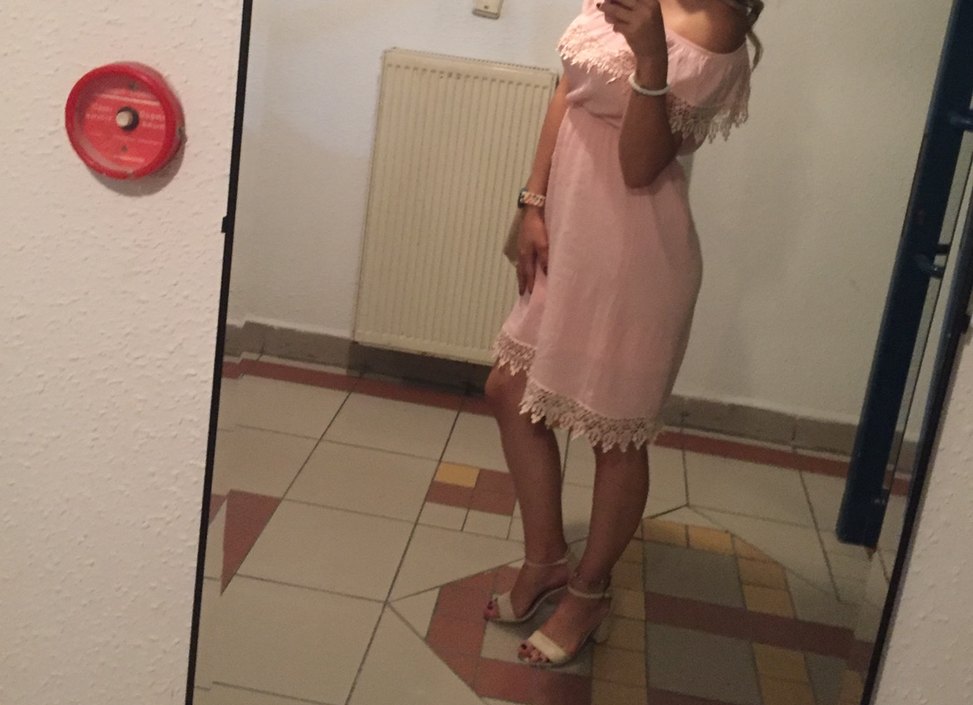 Dantel Detaylı Pembe Midi Straplez Elbise - Görsel 3