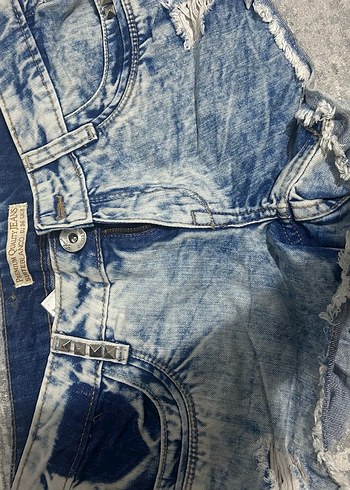 Kadın Parlak Mavi Batik Desenli Mini Denim Şort - Görsel 2