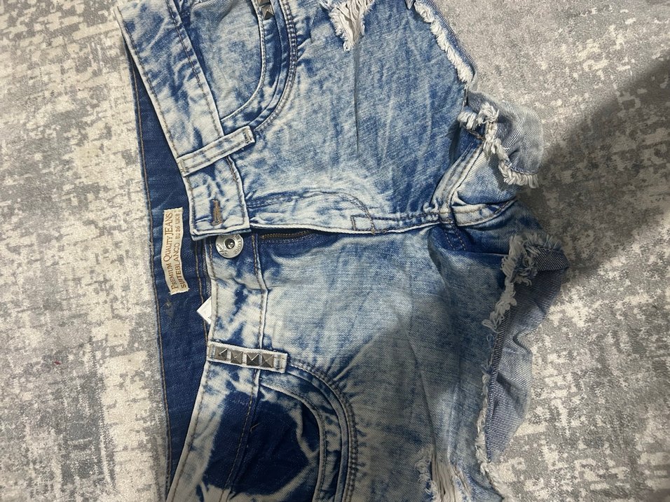 Kadın Parlak Mavi Batik Desenli Mini Denim Şort - Görsel 2