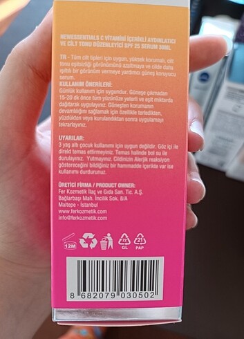 Beden New essentials Ultraglow açıcı ve ton düzenleyici serum