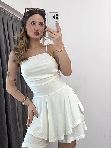 HALTER YAKA BEYAZ ELBİSE