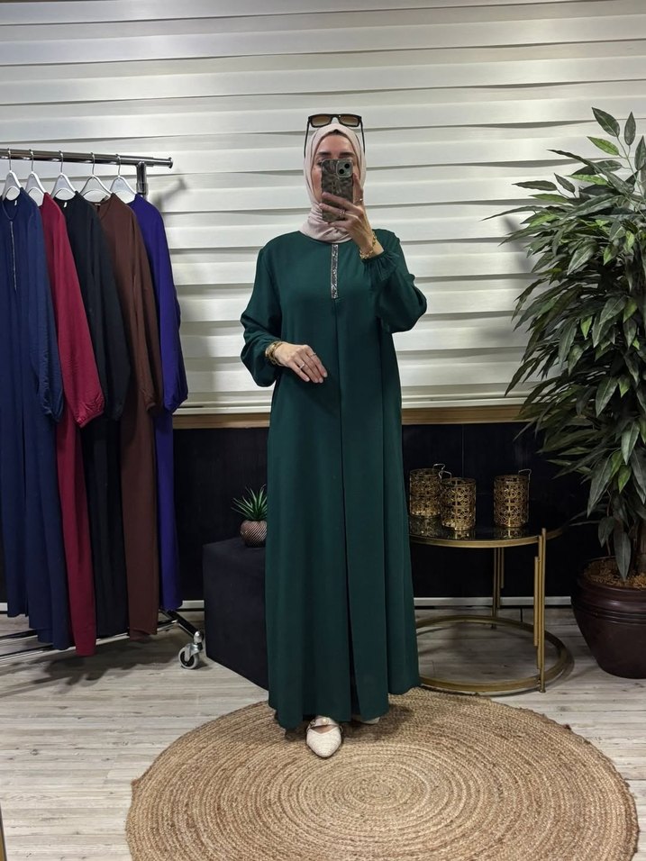 Uzun Siyah Nakışlı Kadın Elbise - Görsel 4