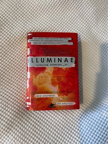İlluminae kitap