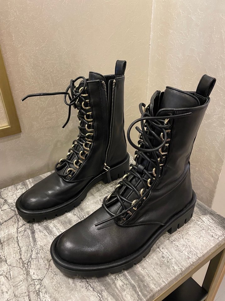 Siyah Deri Bağcıklı kadın Bot - Görsel 4