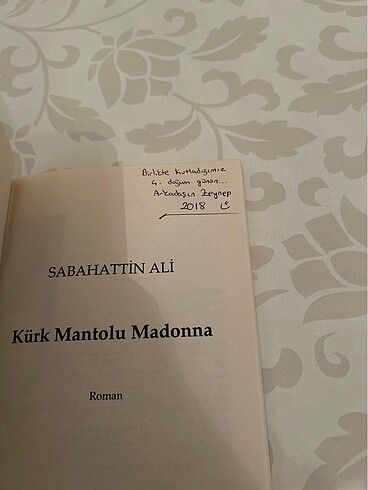  Kürk mantolu madonna