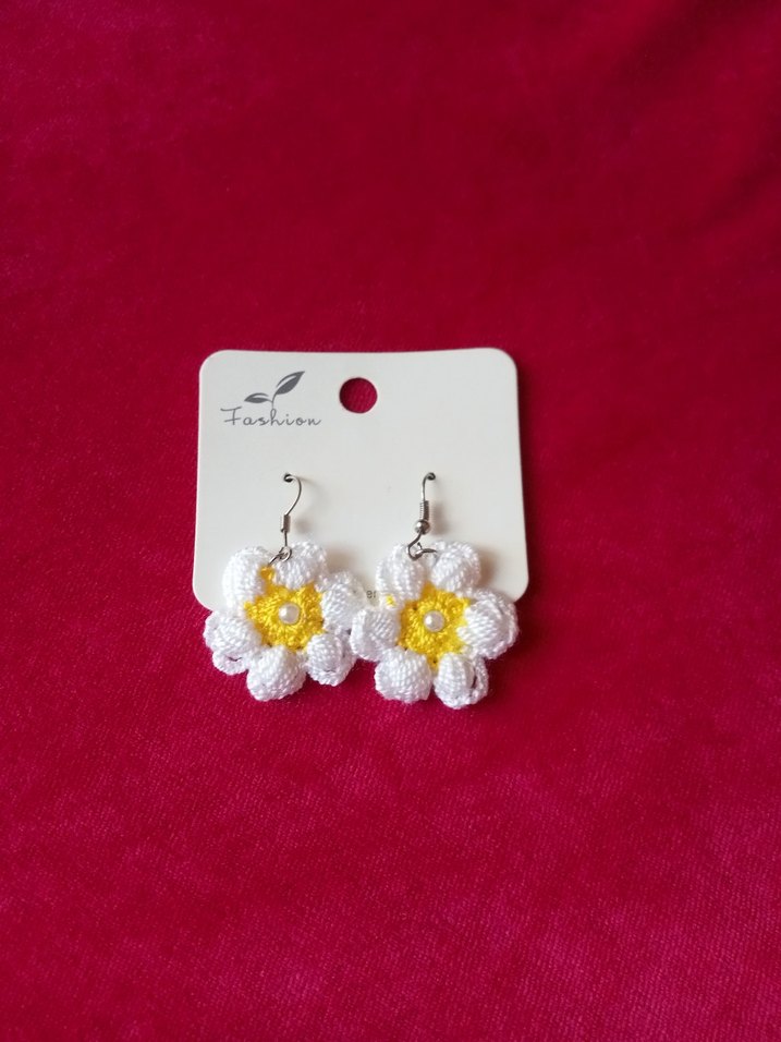 Nakışlı Boncuklu Mini Beyaz Çiçek Küpe - Görsel 2