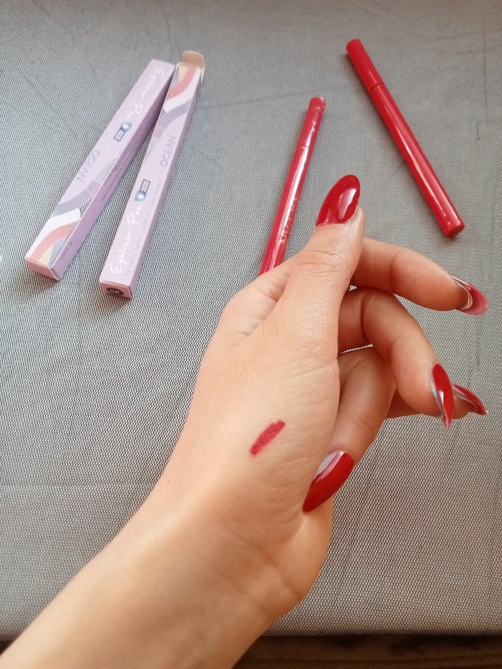 Ocean Suya Dayanıklı Kırmızı Likit Eyeliner - Görsel 4