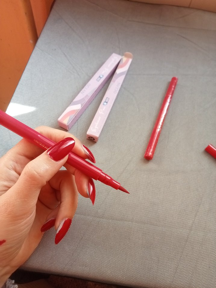 Ocean Suya Dayanıklı Kırmızı Likit Eyeliner - Görsel 5