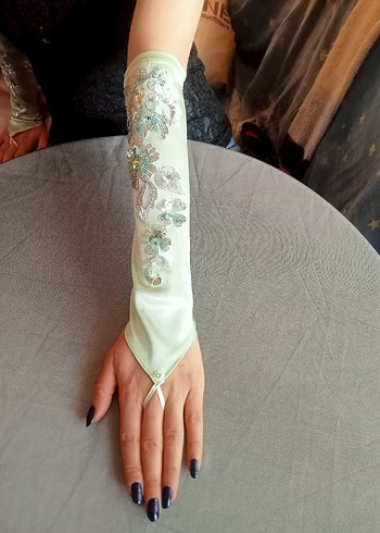 Yeşil İşlemeli Boncuklu Kadın Eldiven - Görsel 4