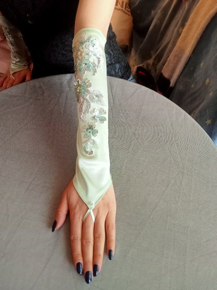 Yeşil İşlemeli Boncuklu Kadın Eldiven - Görsel 4