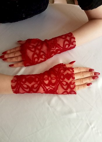 Kırmızı Dantel Yarım Parmak Goth Eldiven - Görsel 3