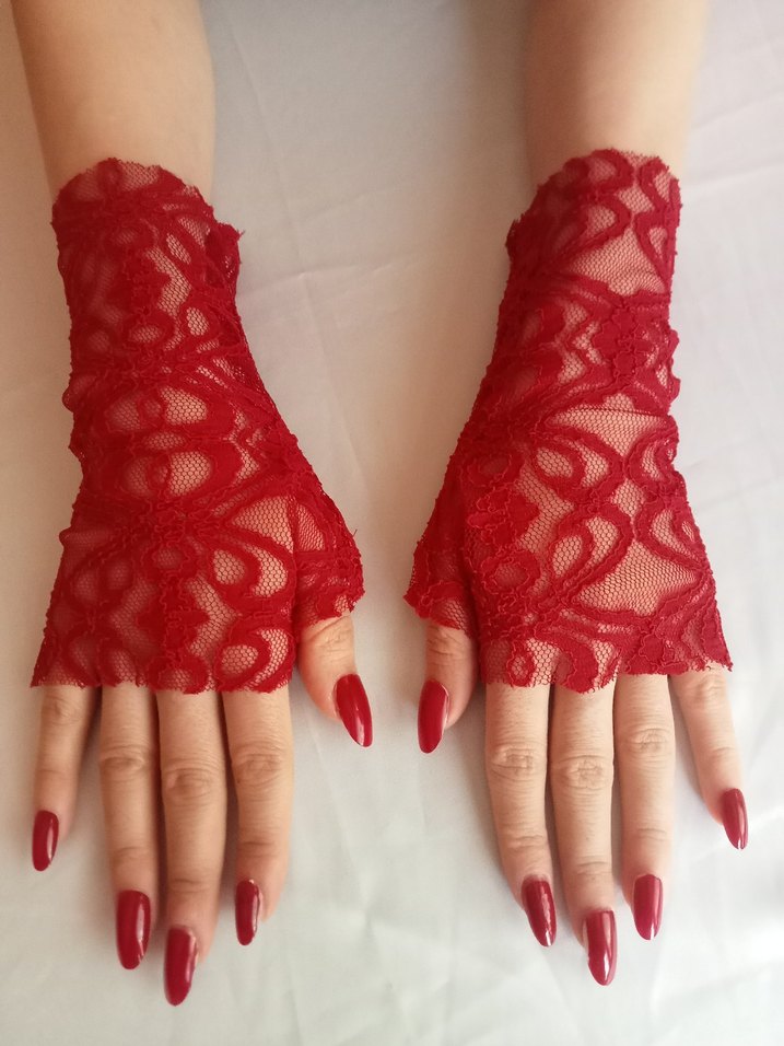 Kırmızı Dantel Yarım Parmak Goth Eldiven - Görsel 2