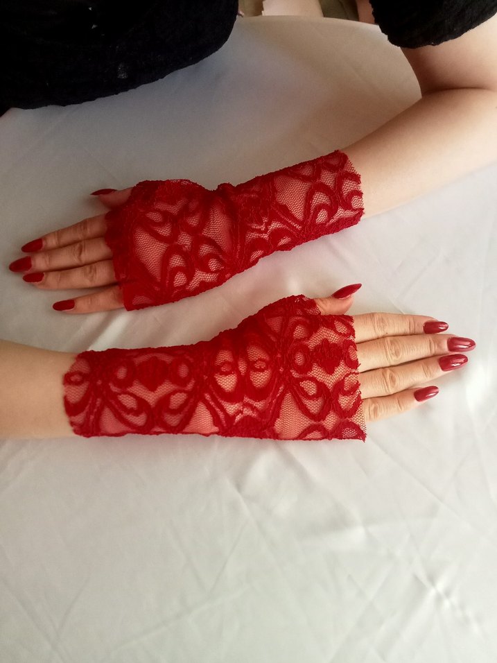 Kırmızı Dantel Yarım Parmak Goth Eldiven - Görsel 3