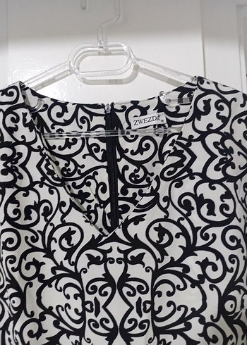 Dantel Detaylı V Yaka Midi Elbise - Görsel 3