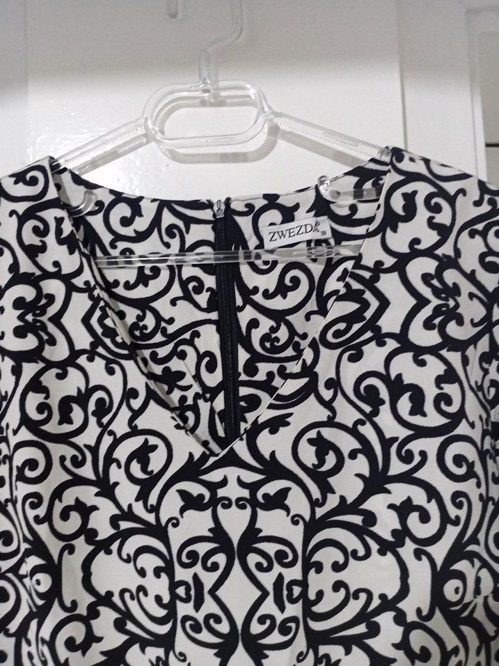 Dantel Detaylı V Yaka Midi Elbise - Görsel 3