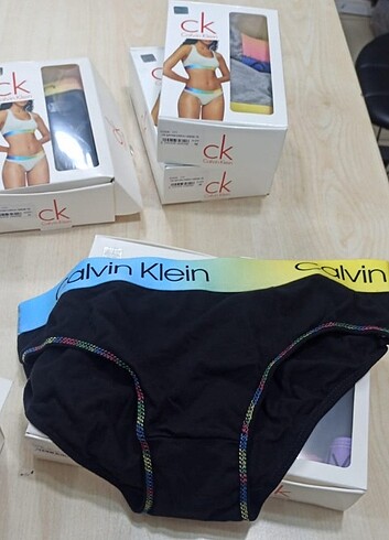 Calvin Klein CALVIN KLEIN BÜSTİYER TANGA TAKIM 