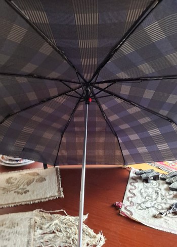 Kadin şemsiye etiketli boynerden alınmıştır - Görsel 9