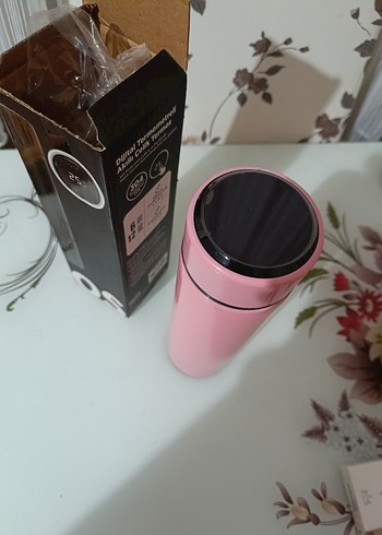 Pembe Termos Şişe 25°C Dijital Gösterge - Görsel 2