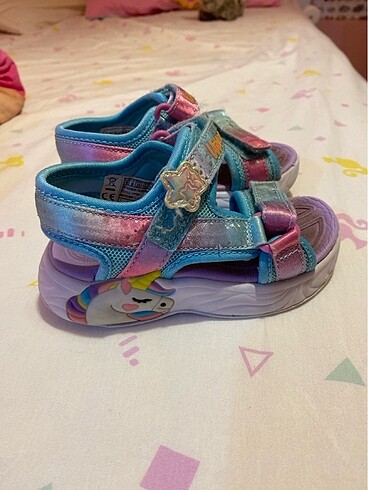 Skechers sandalet 25 numara